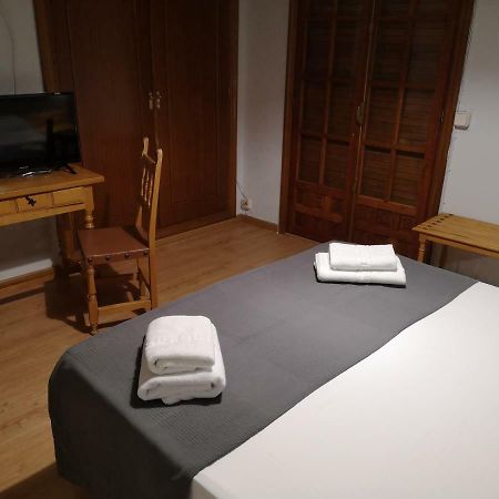 Hostal Becerril Becerril de la Sierra Eksteriør billede