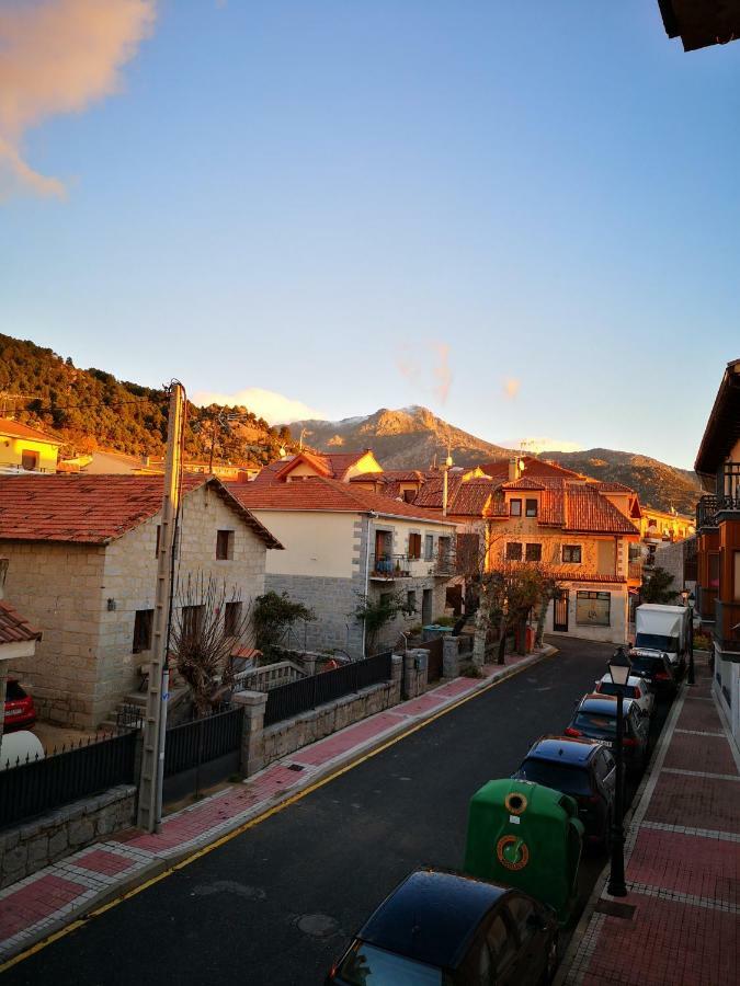 Hostal Becerril Becerril de la Sierra Eksteriør billede
