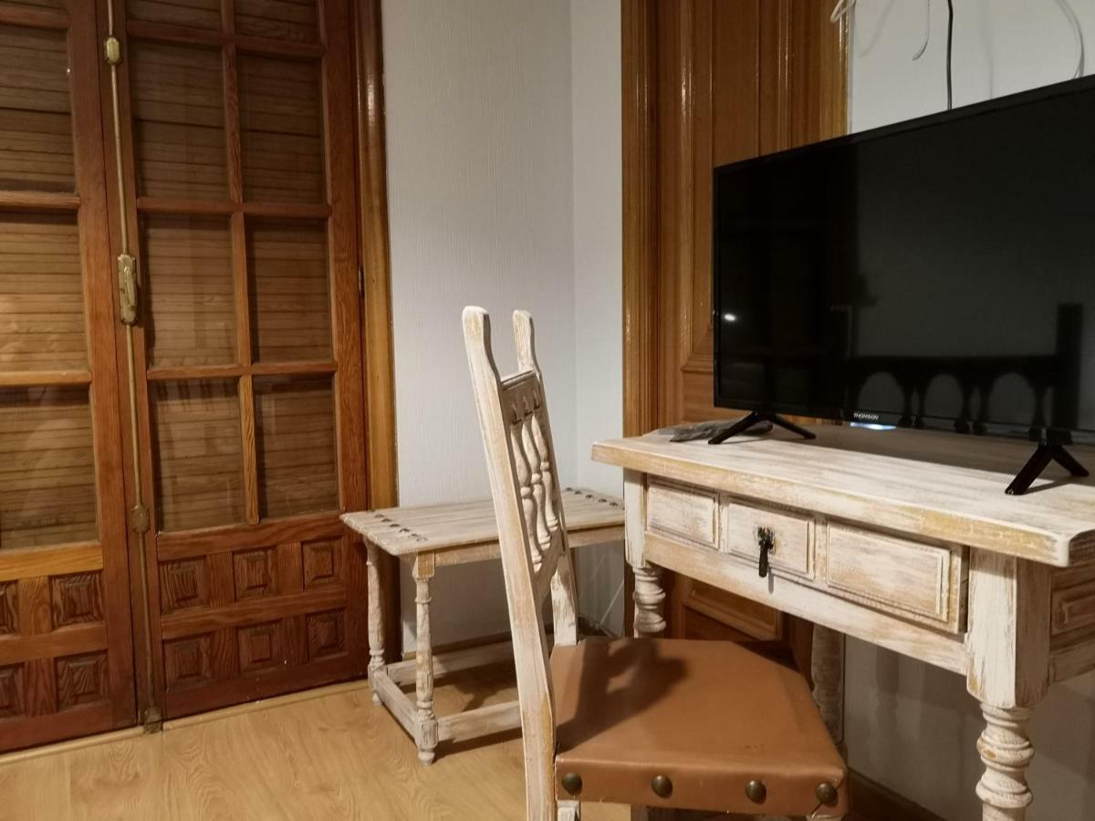 Hostal Becerril Becerril de la Sierra Eksteriør billede
